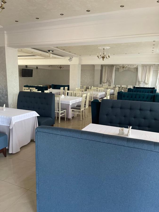 Yunist Hotel Ivano-Frankivsk Ngoại thất bức ảnh