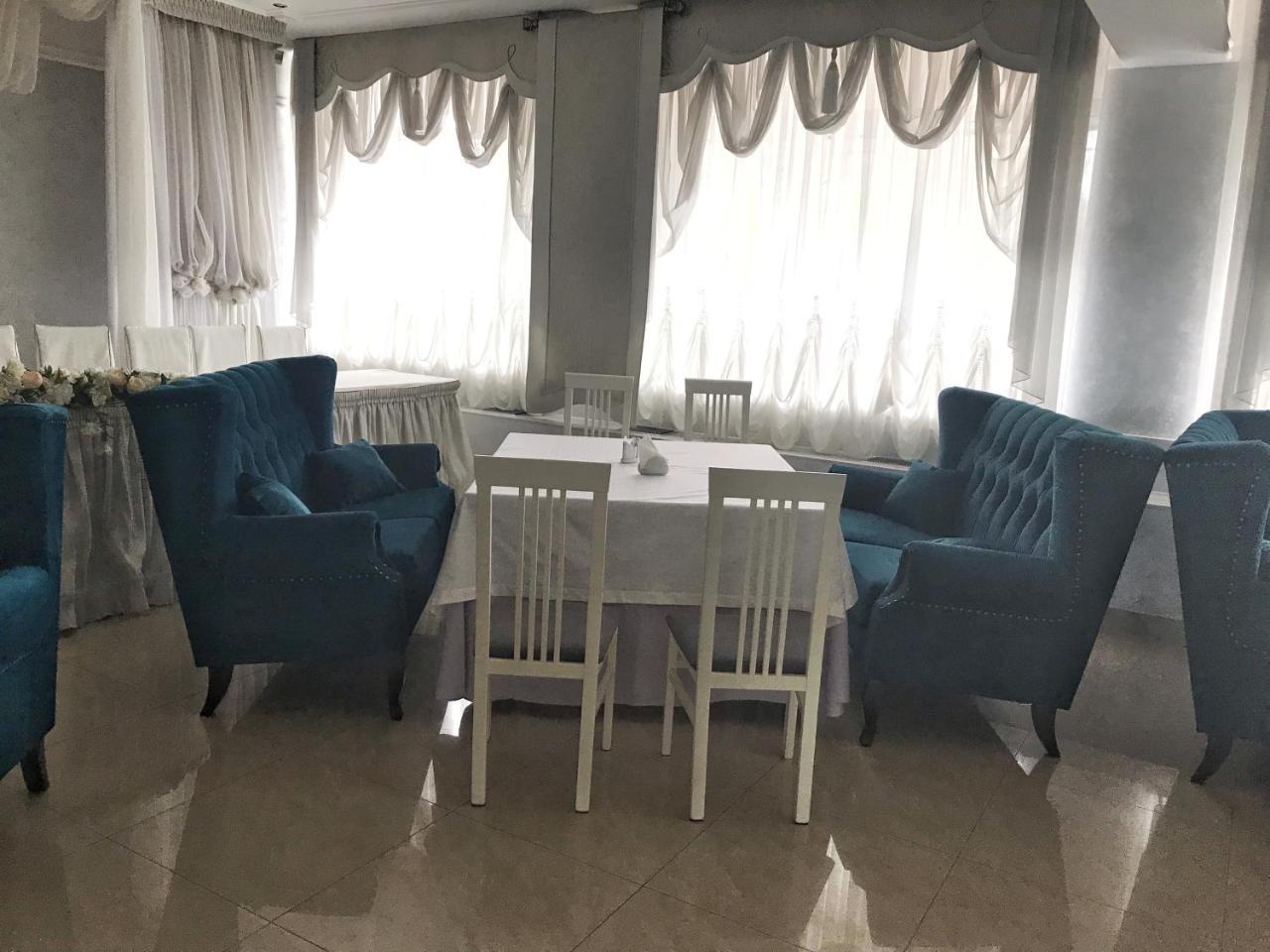 Yunist Hotel Ivano-Frankivsk Ngoại thất bức ảnh